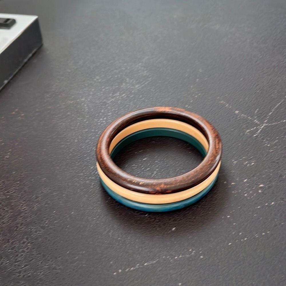 Vintage 80s Plastic Bangles, Set of 3 - Picture 2 of 3